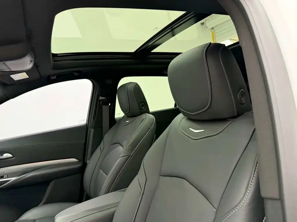 Cadillac XT4 2023 — фото 24