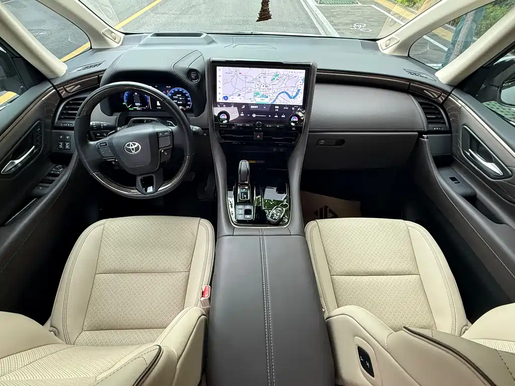 Toyota Alphard 2024 — фото 8