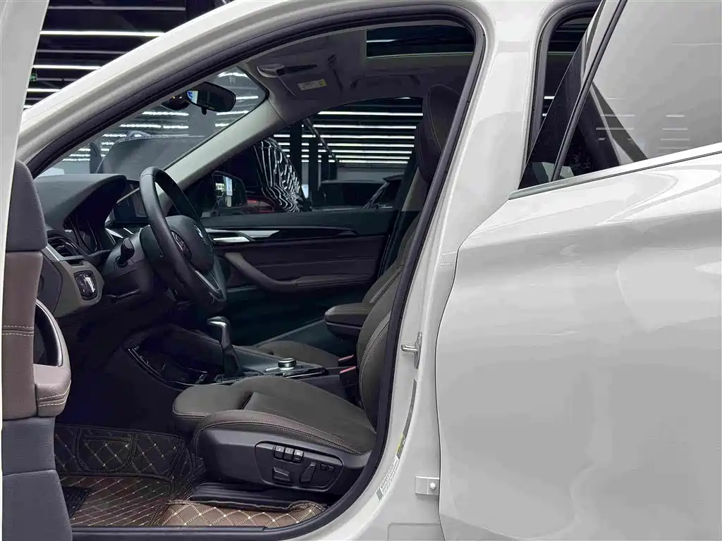 BMW X1 New Energy 2020 — фото 8