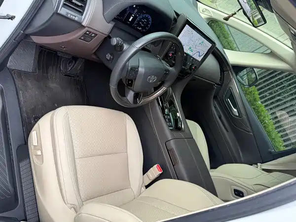Toyota Alphard 2024
