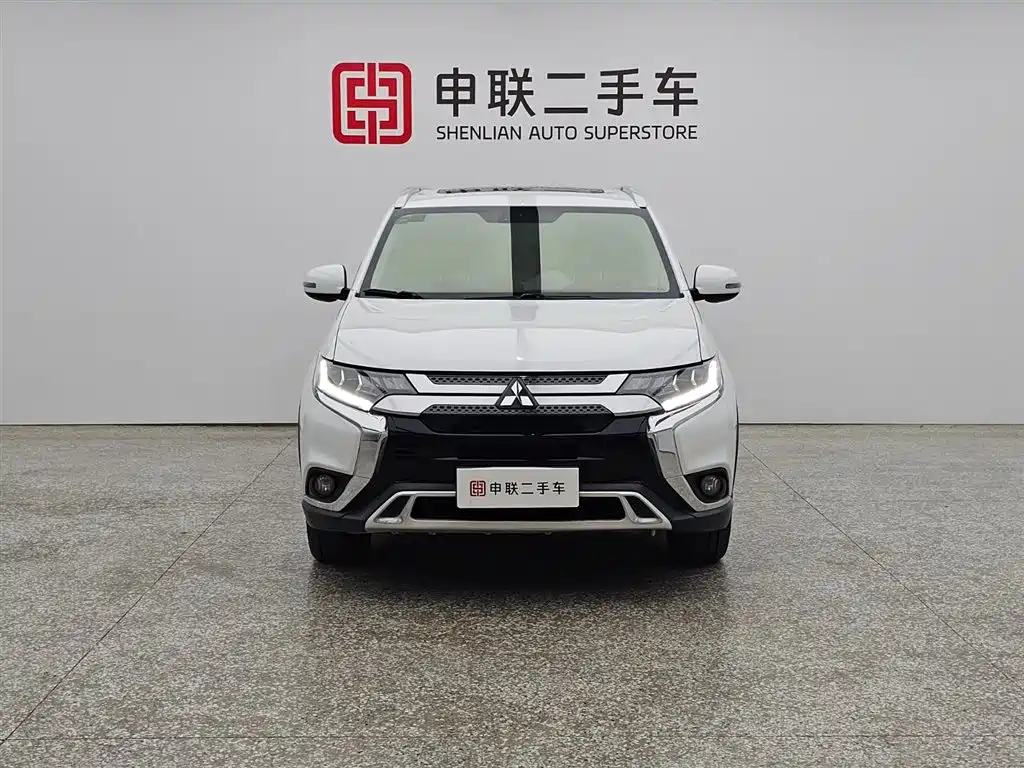 Mitsubishi Outlander 2019 — фото 5