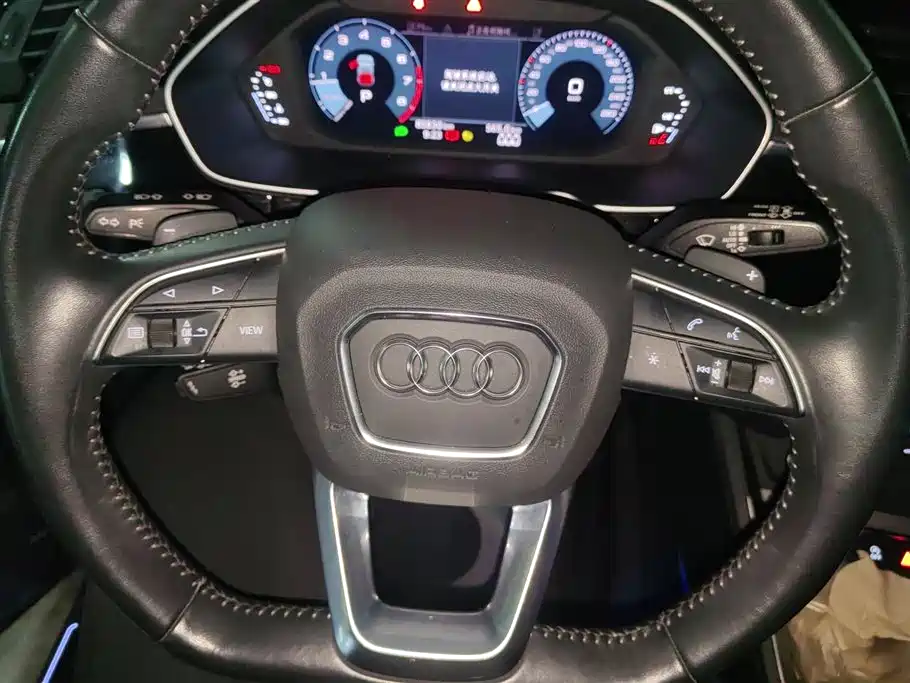 Audi Q3 2021 — фото 15