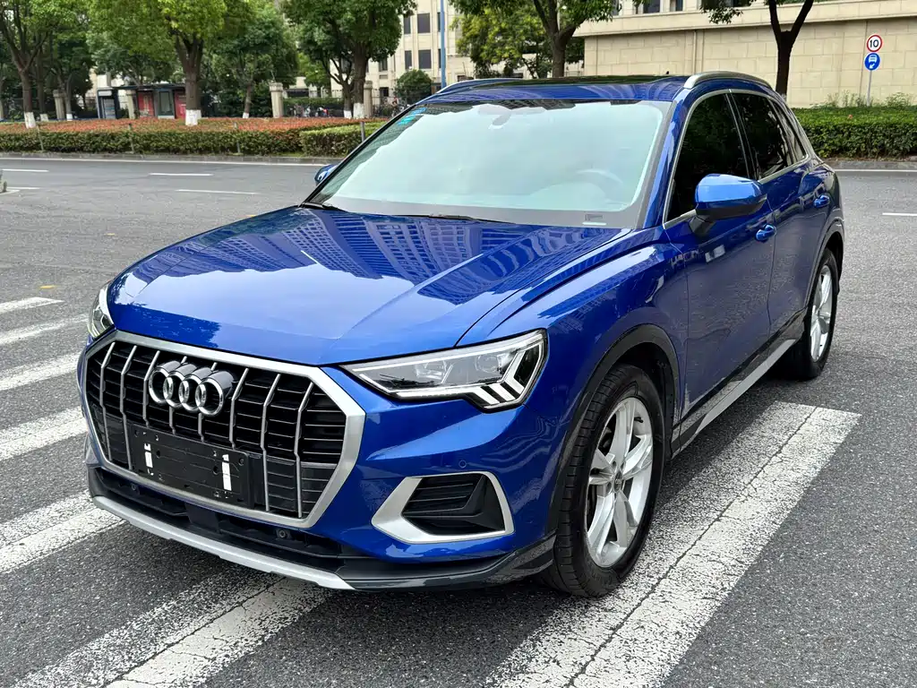 Audi Q3 2019 — фото 1