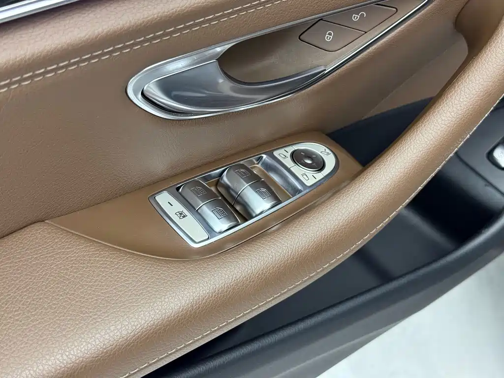 Mercedes-Benz E-Class 2020 — фото 9
