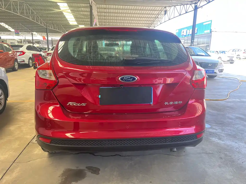 Ford Focus 2015 — фото 4