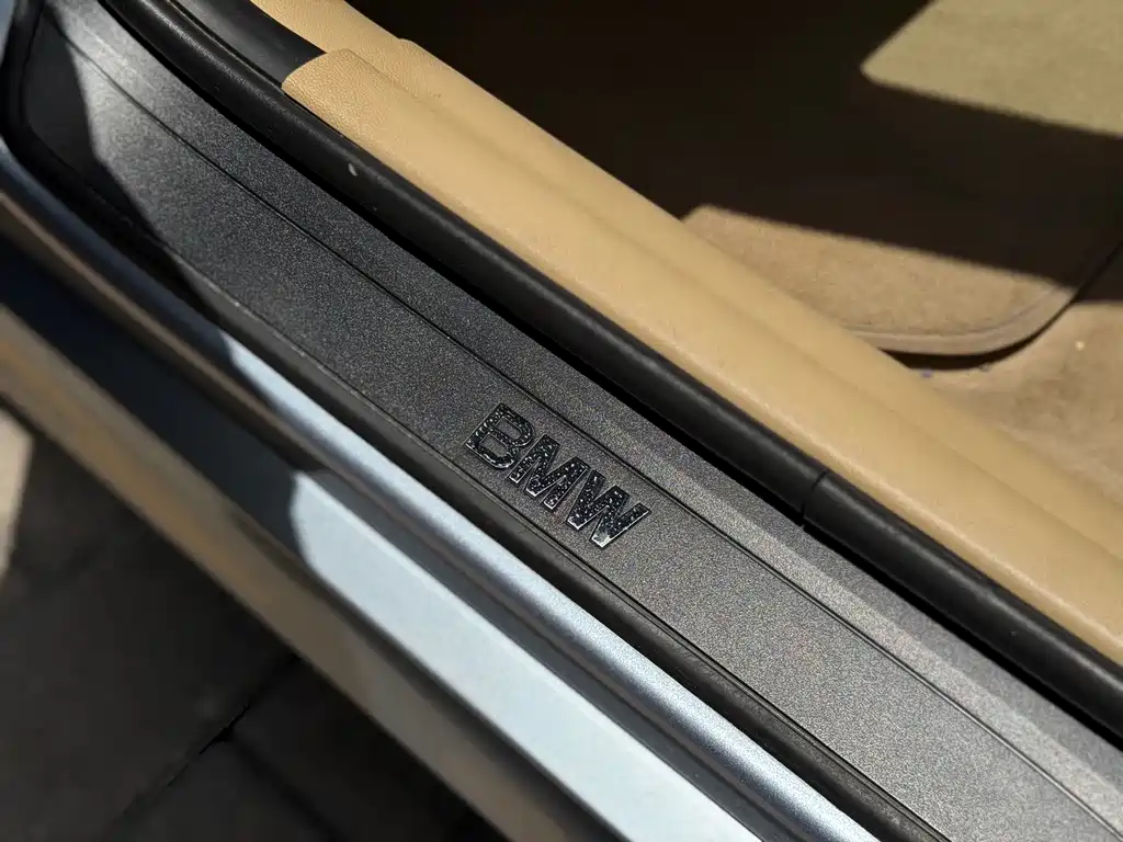 BMW 3 Series 2010 — фото 16