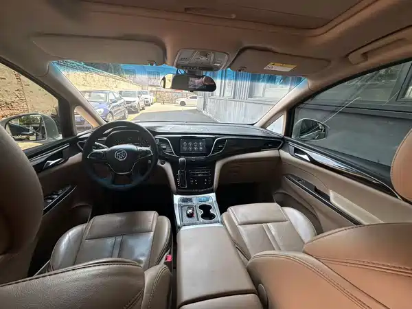 Buick GL8 2017
