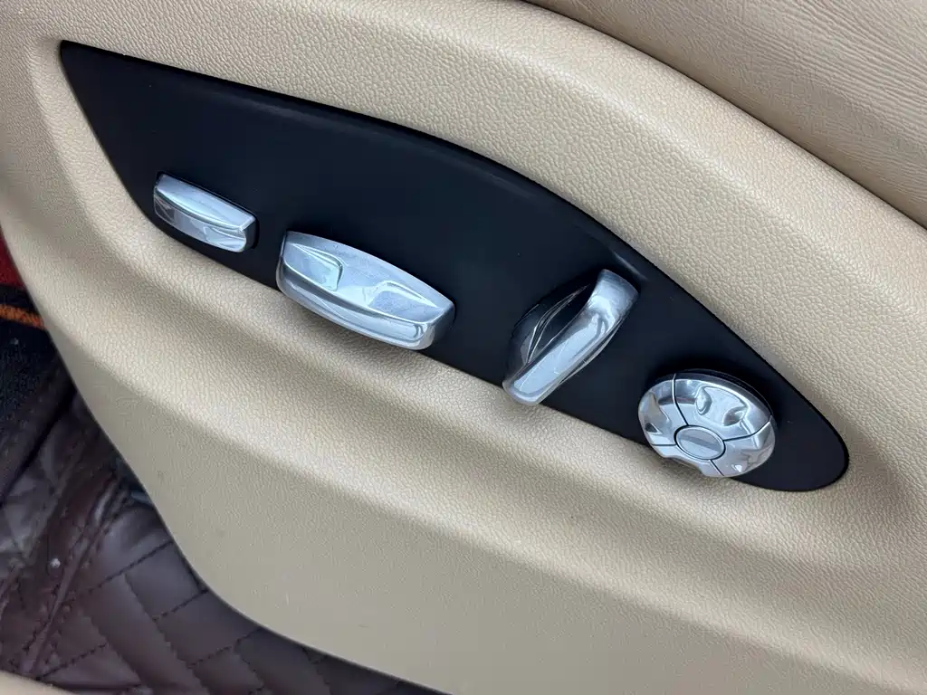 Porsche Cayenne 2020 — фото 11