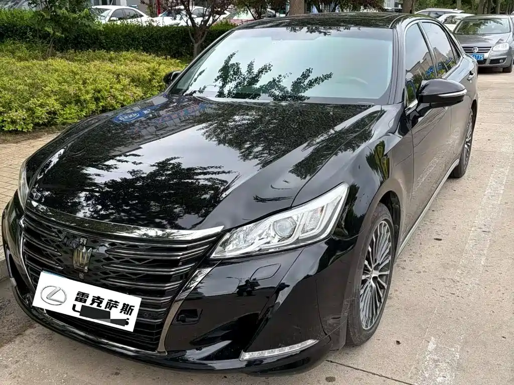 Toyota Crown 2019 — фото 1