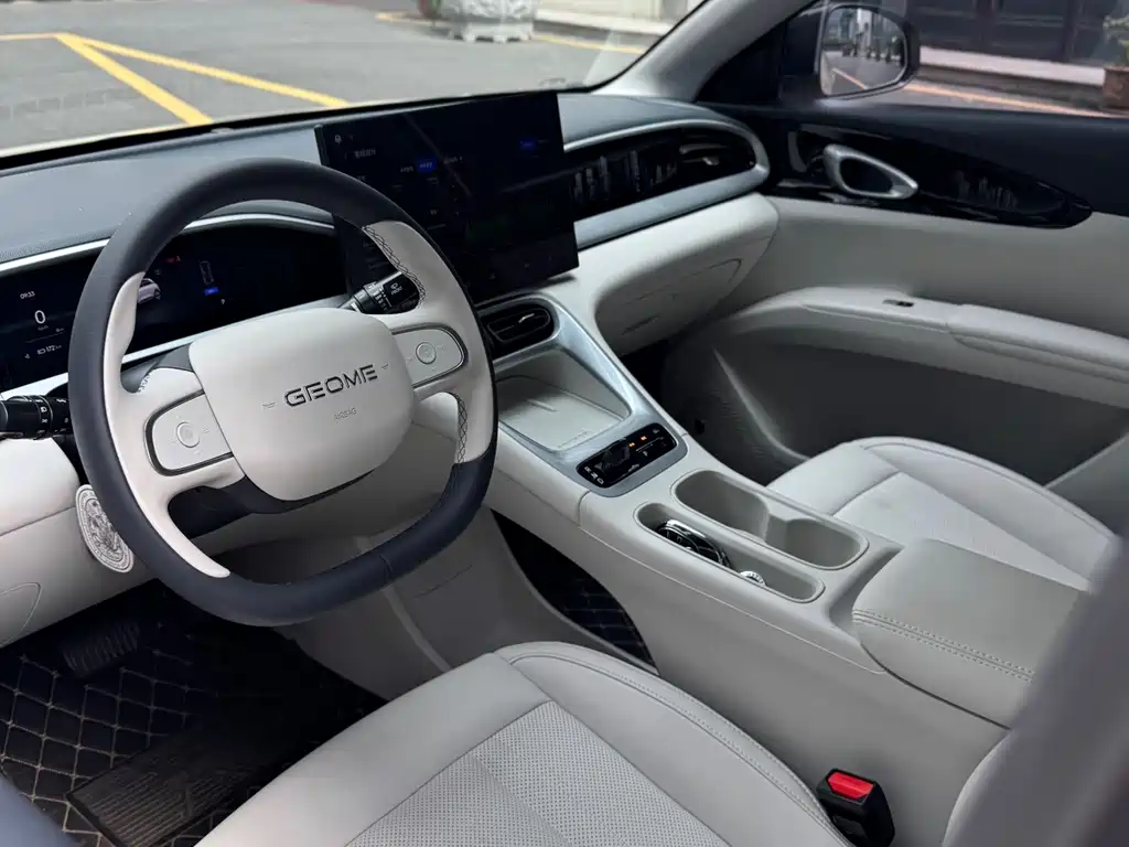 Geely Galaxy Starwish 2025 — фото 16