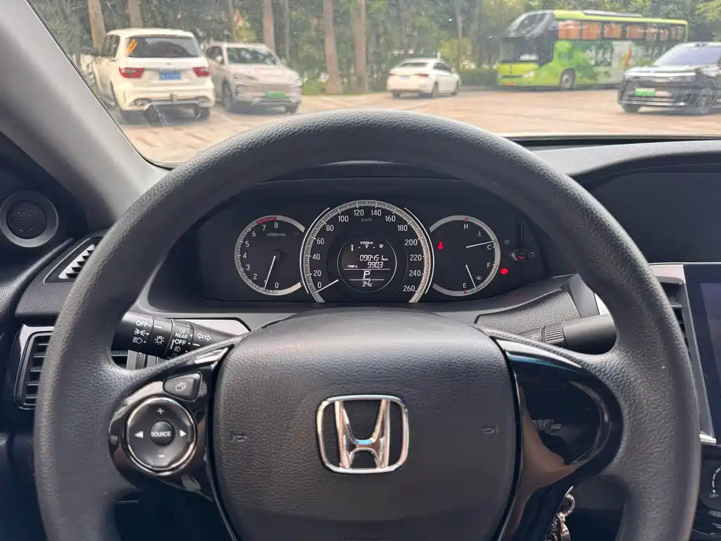 Honda Accord 2016 — фото 7