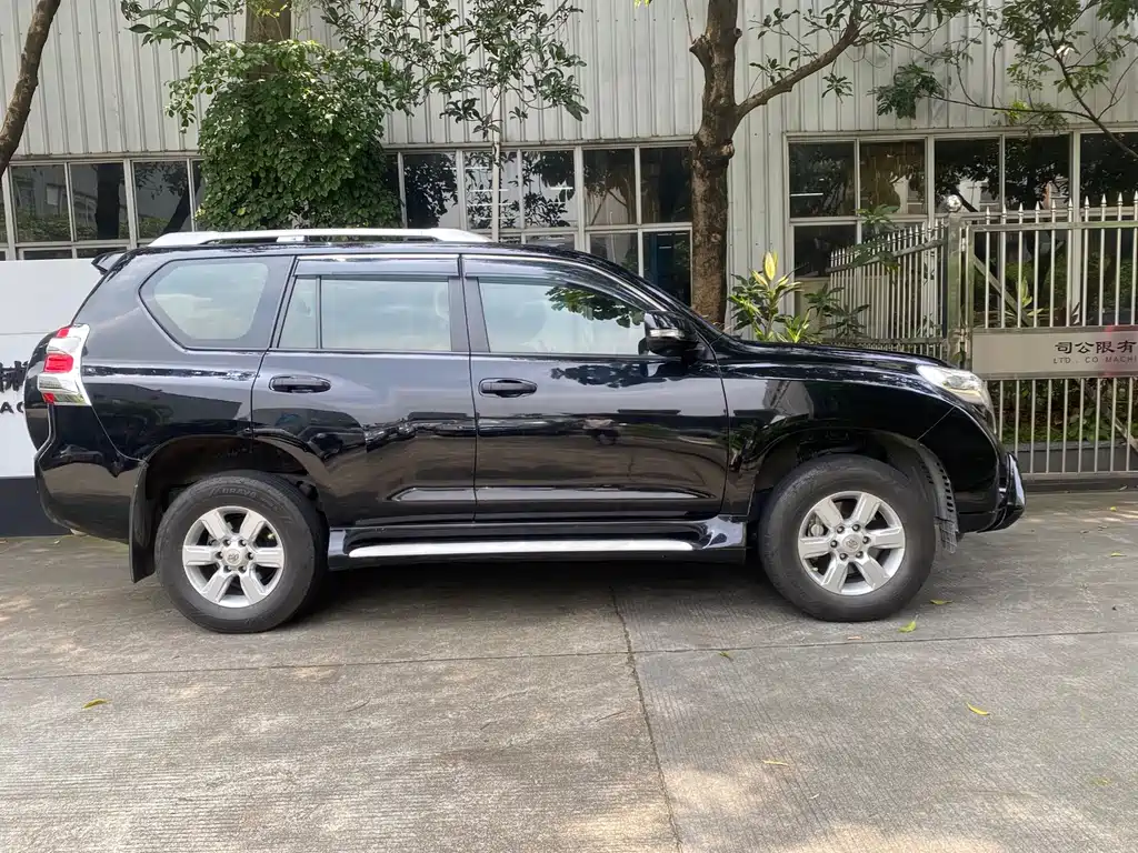 Toyota Prado 2018 — фото 11