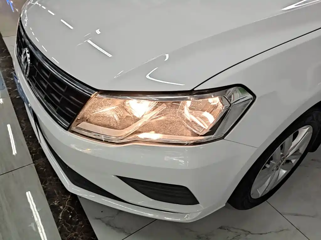 Volkswagen Jetta 2018 — фото 24