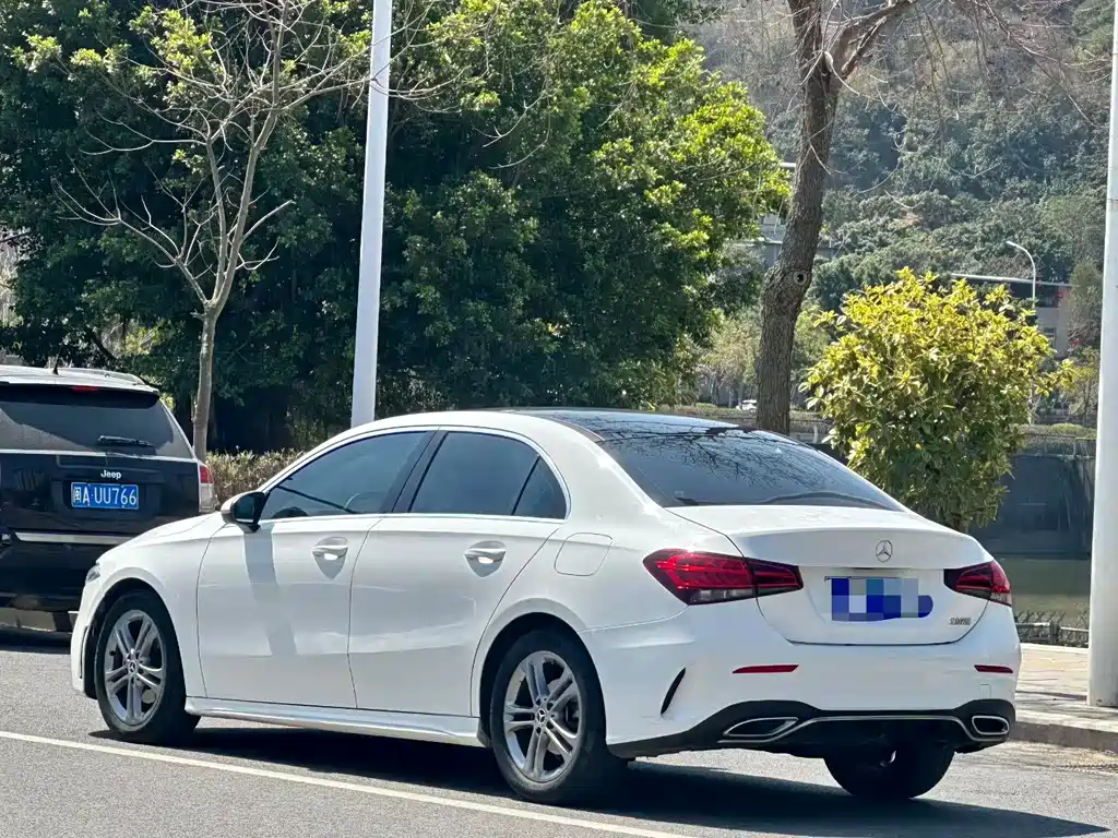 Mercedes-Benz A-Class 2023 — фото 4