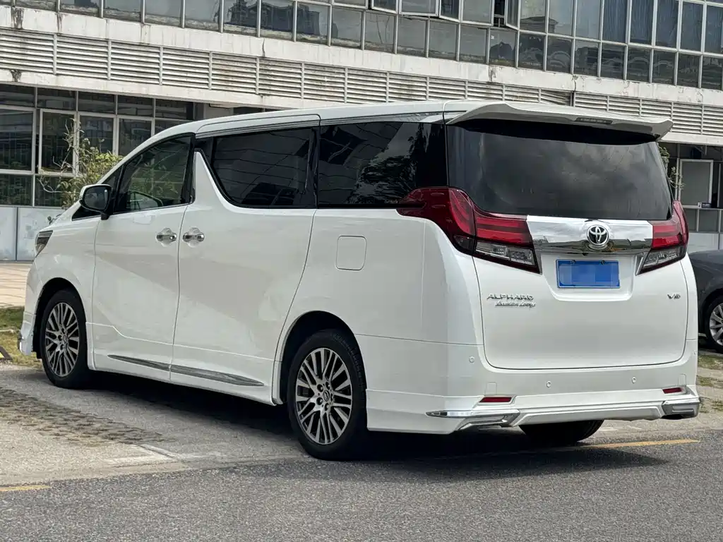 Toyota Alphard 2016 — фото 20