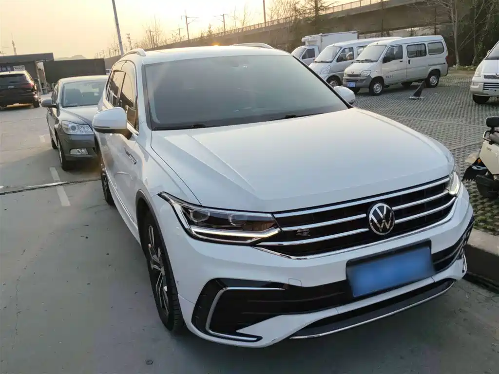 Volkswagen Tiguan L 2022 — фото 22