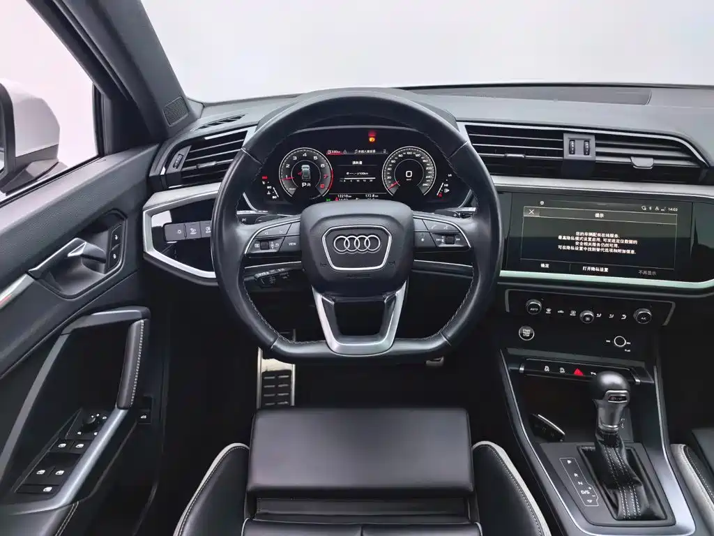 Audi Q3 2024 — фото 13