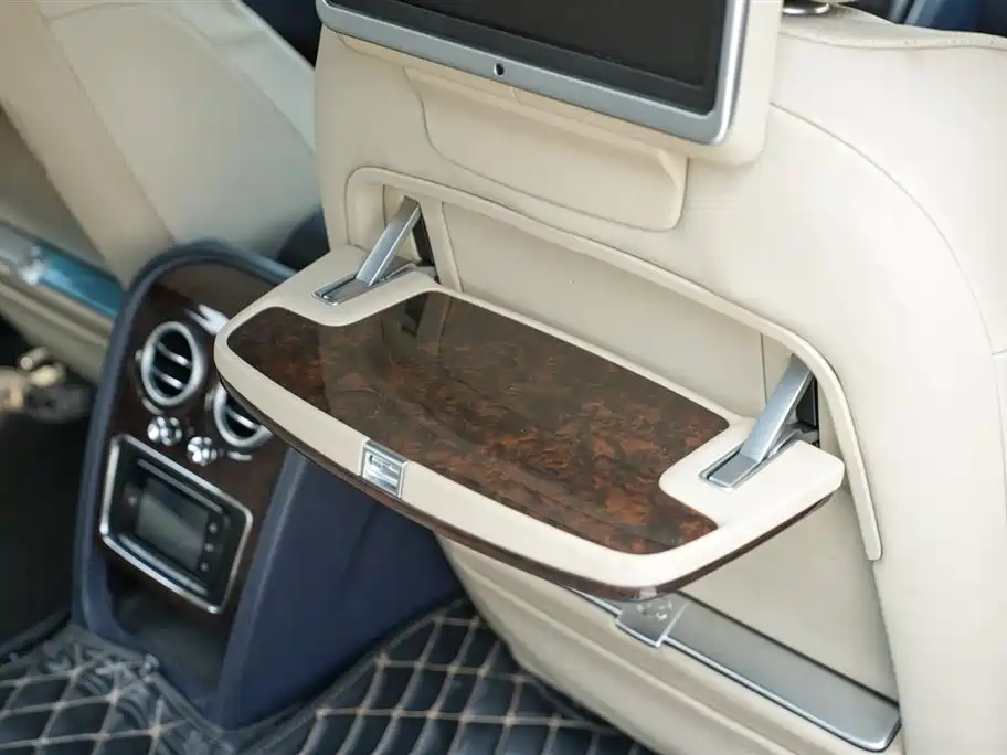 Bentley Flying Spur 2015 — фото 17