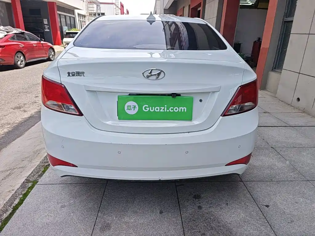 Hyundai Verna 2015