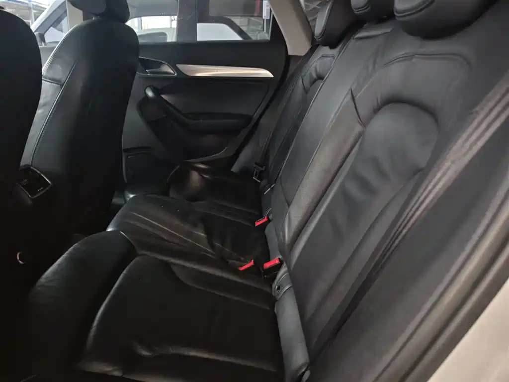 Audi Q3 2015 — фото 17