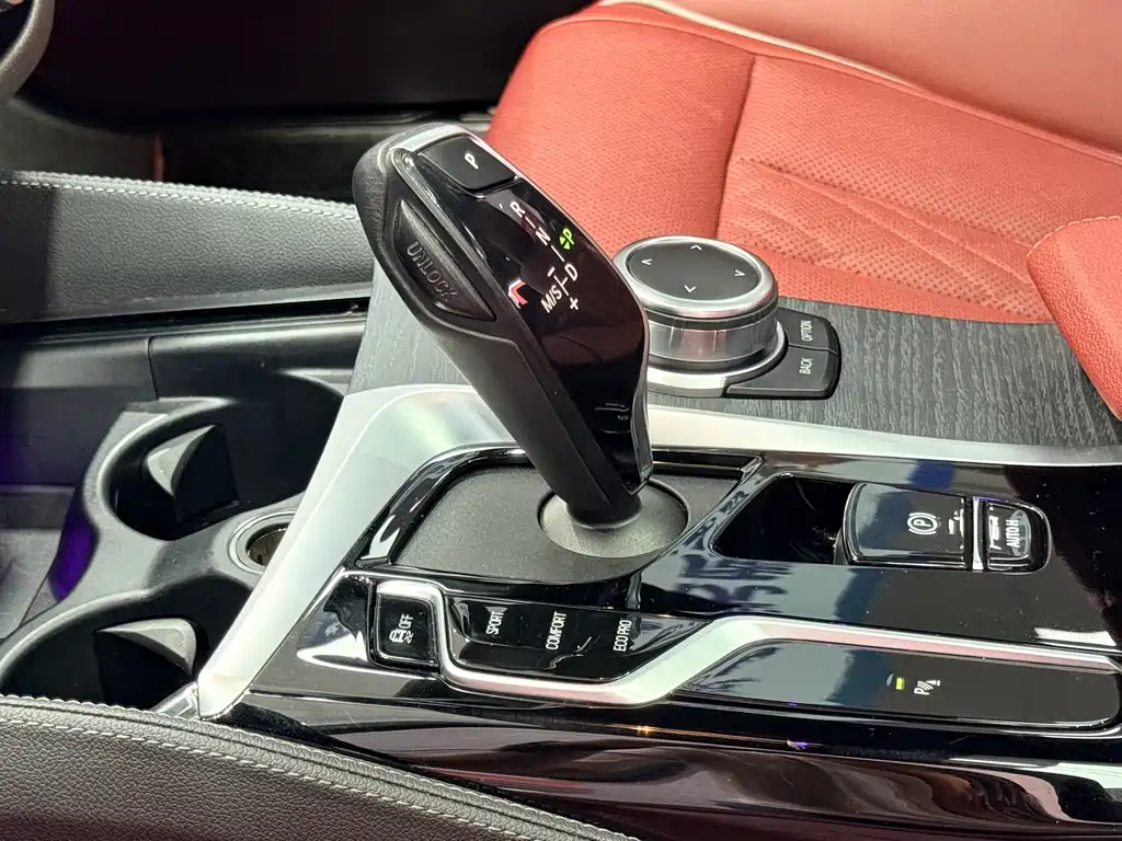 BMW 5 Series 2022 — фото 12