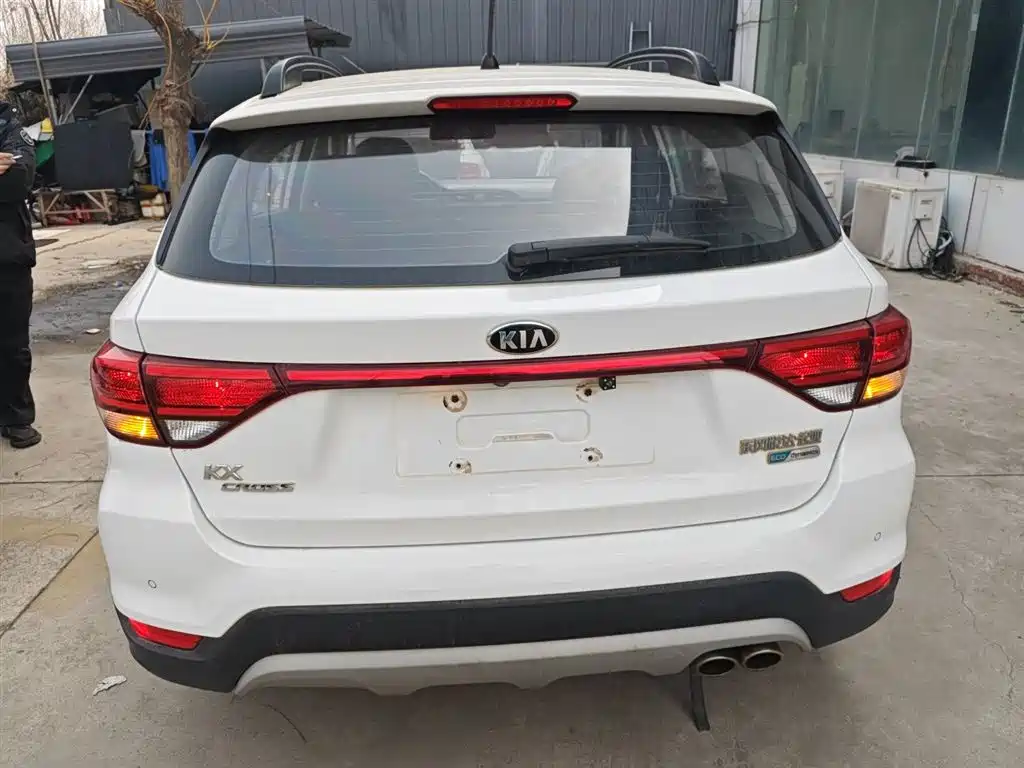Kia KX Cross 2019 — фото 4