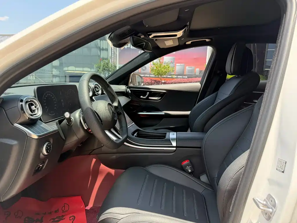 Mercedes-Benz C-Class 2024