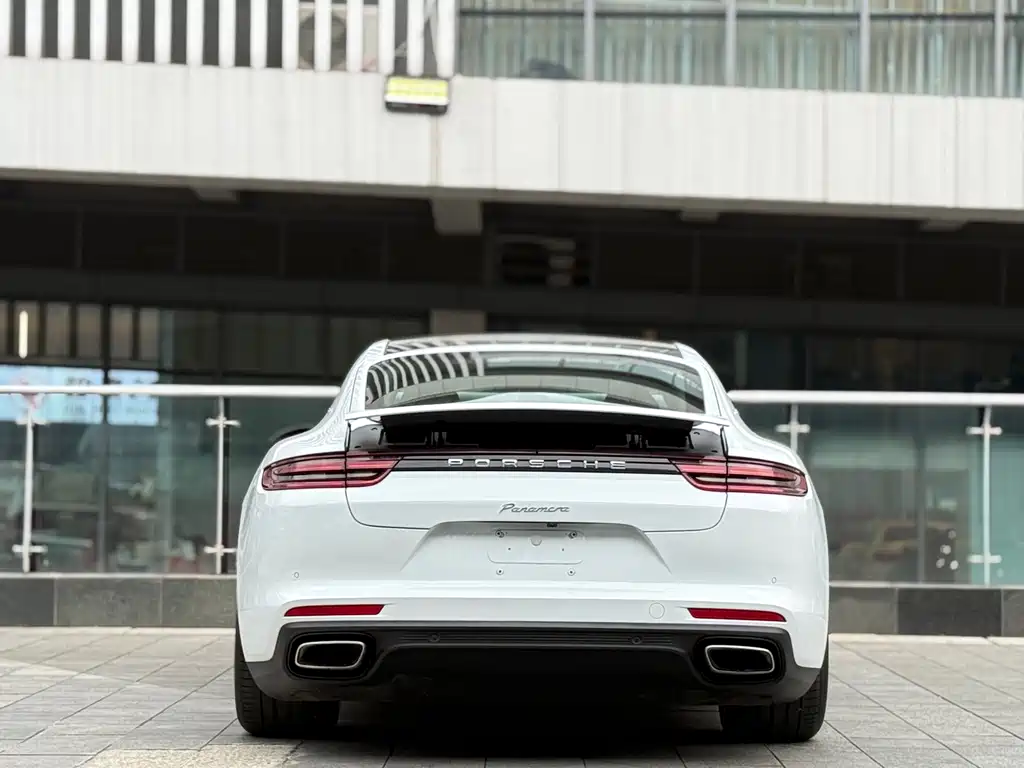 Porsche Panamera 2018 — фото 15