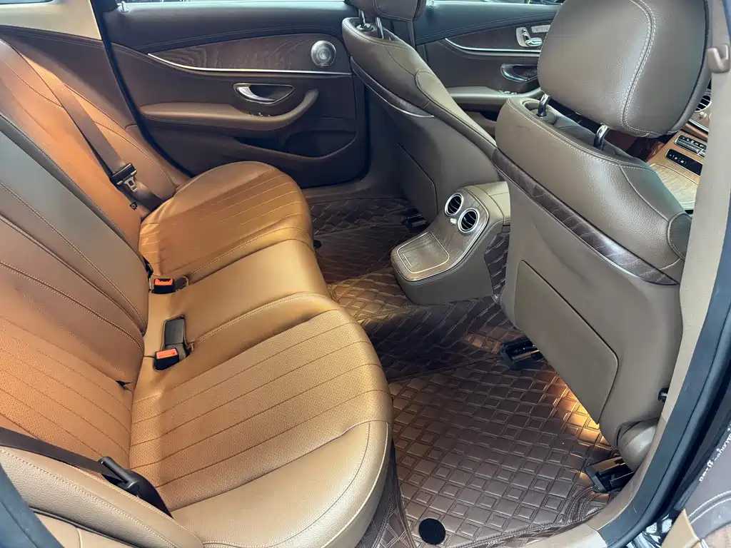 Mercedes-Benz E-Class 2020 — фото 9