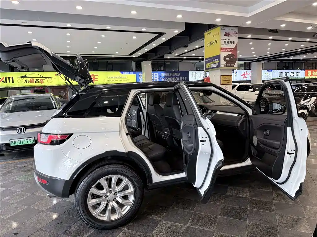 Land Rover Evoque 2018 — фото 33