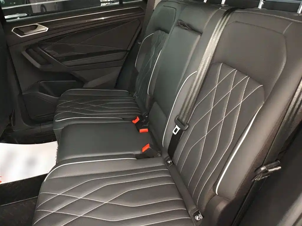 Volkswagen Tiguan L 2022 — фото 17