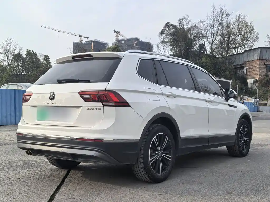 Volkswagen Tiguan L 2021 — фото 12