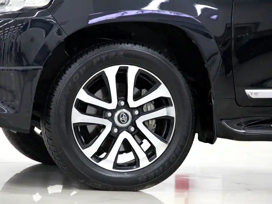 Toyota Land Cruiser 2020 — фото 28