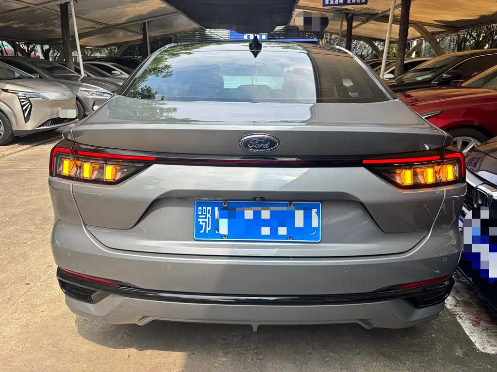 Ford Mondeo 2023 — фото 15