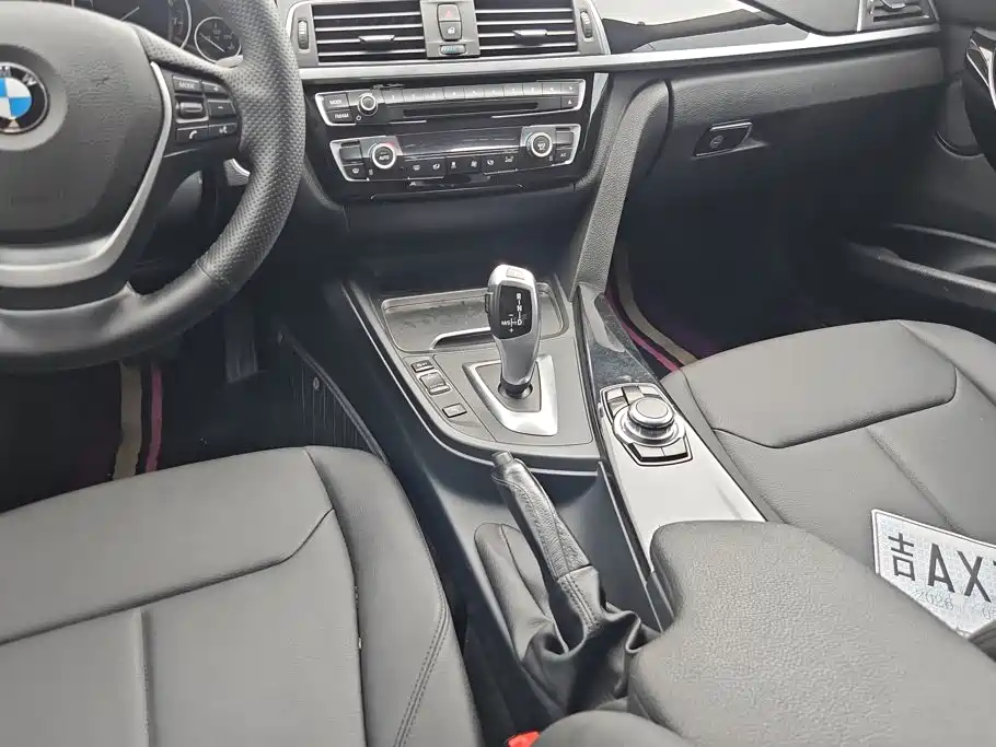 BMW 3 Series 2016 — фото 16