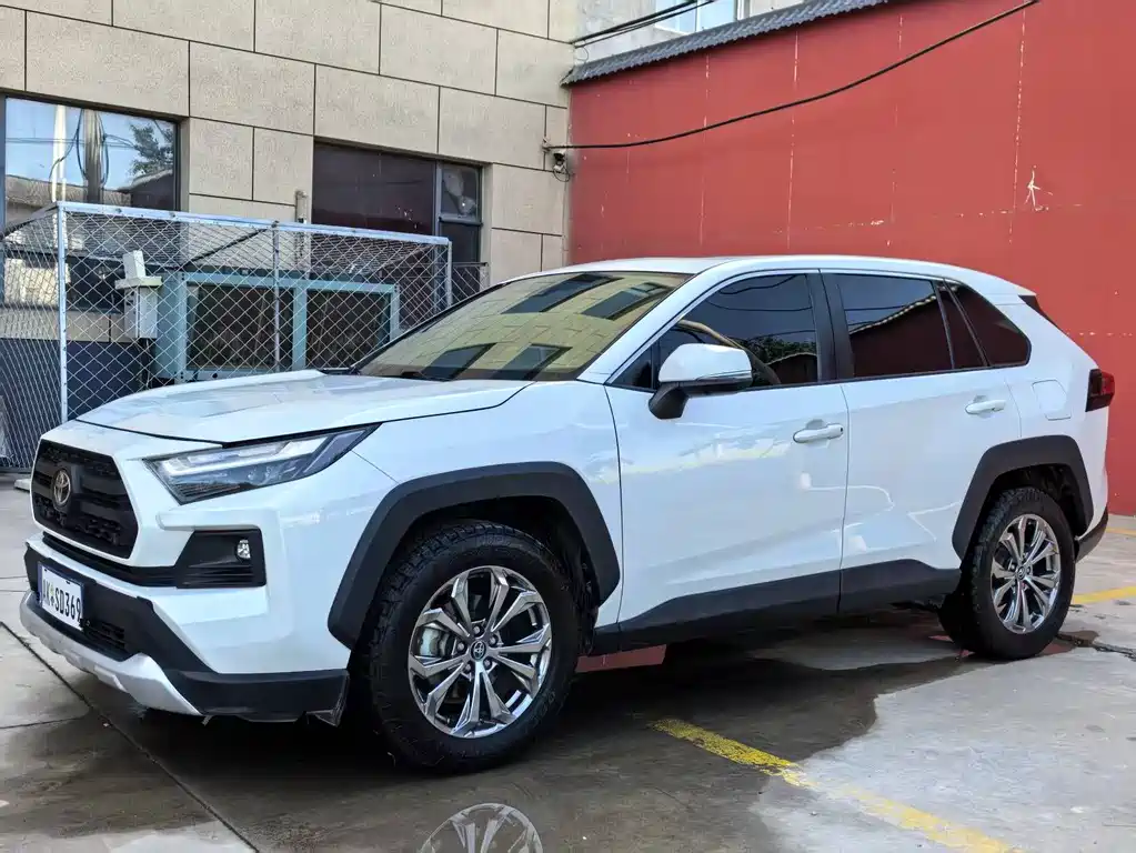 Toyota RAV4 2021