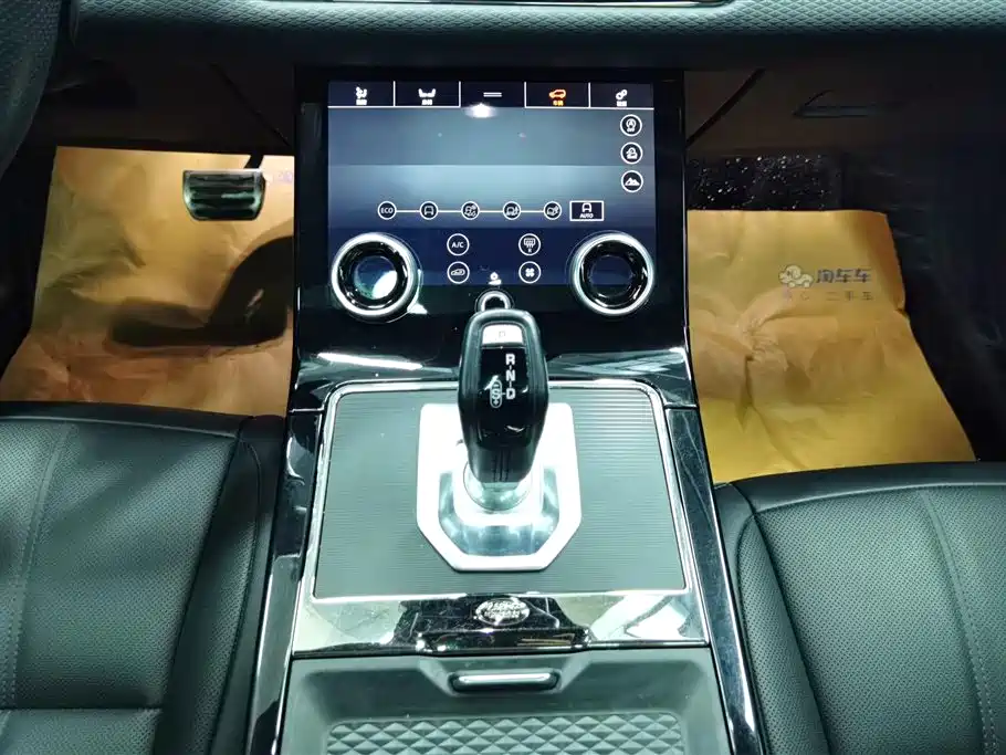 Land Rover Evoque 2021 — фото 16
