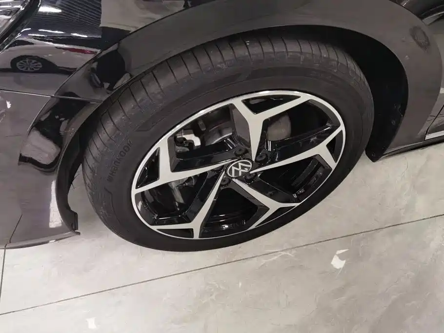 Volkswagen Passat 2023