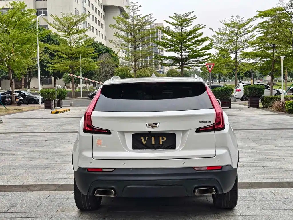 Cadillac XT4 2019 — фото 13