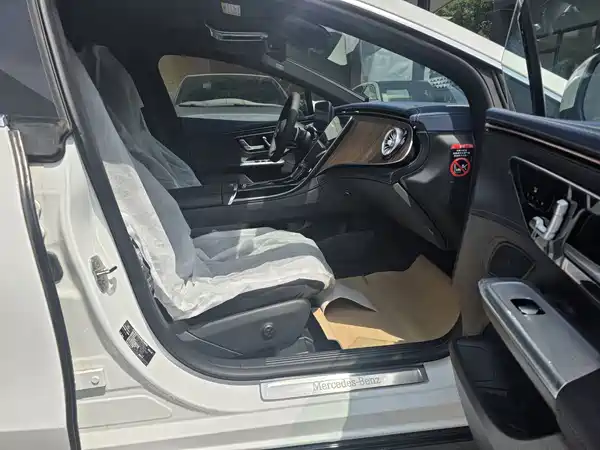 Mercedes-Benz EQE 2025