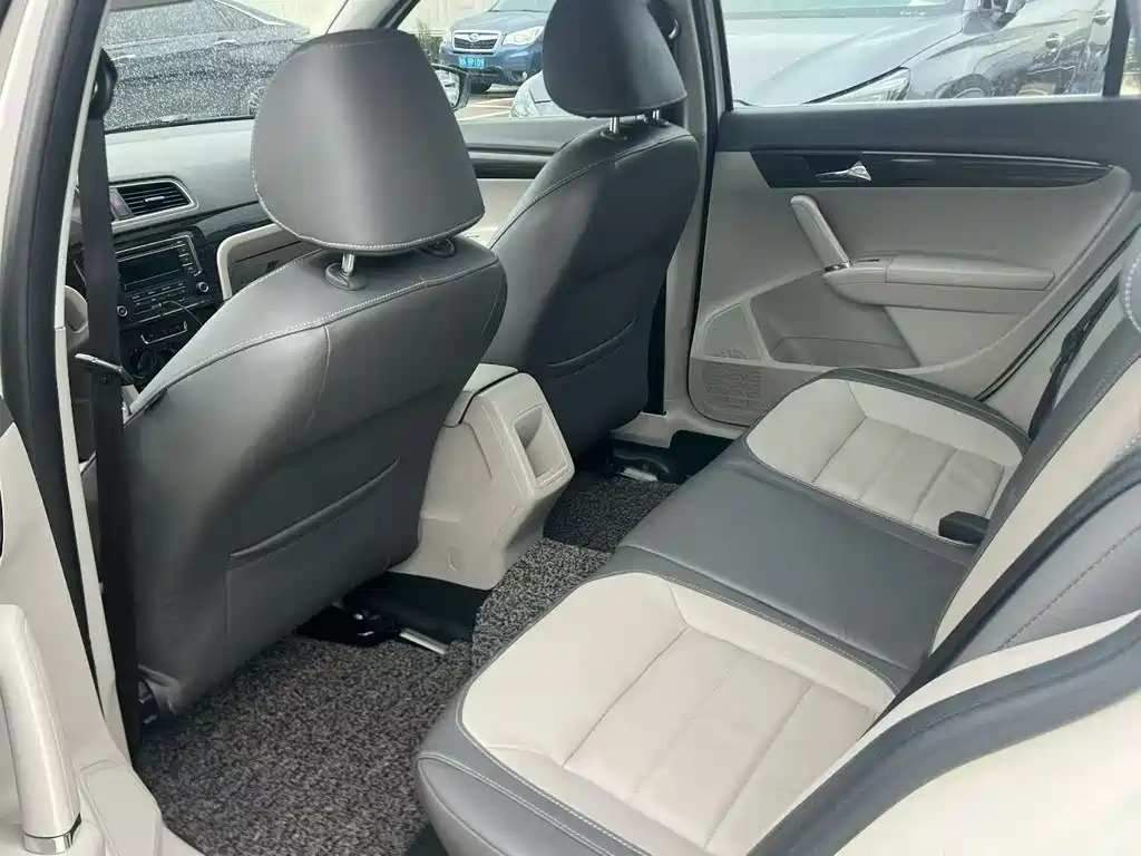 Volkswagen Gran Lavida 2013