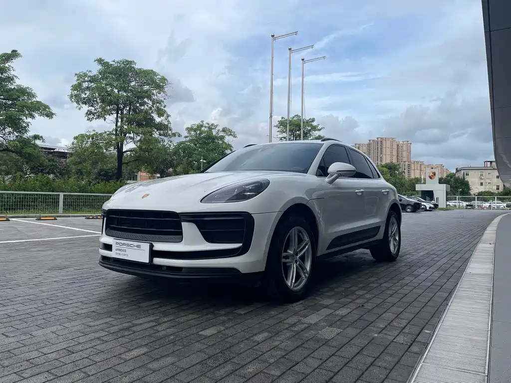 Porsche Macan 2023 — фото 1