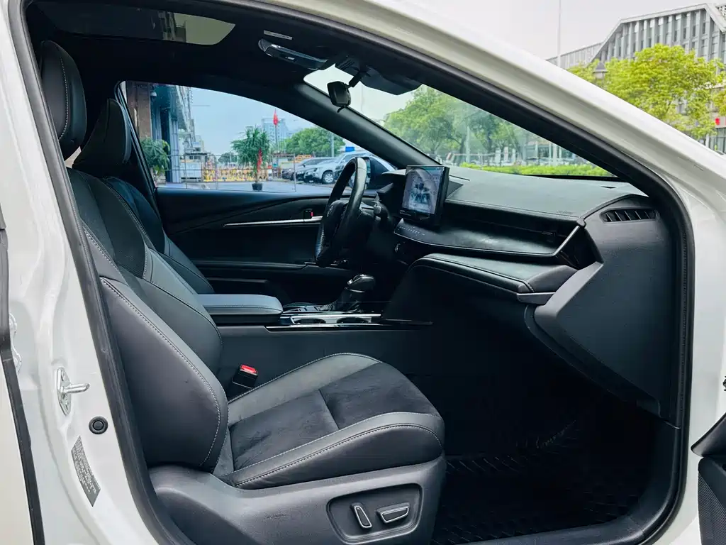Toyota Camry 2024 — фото 16