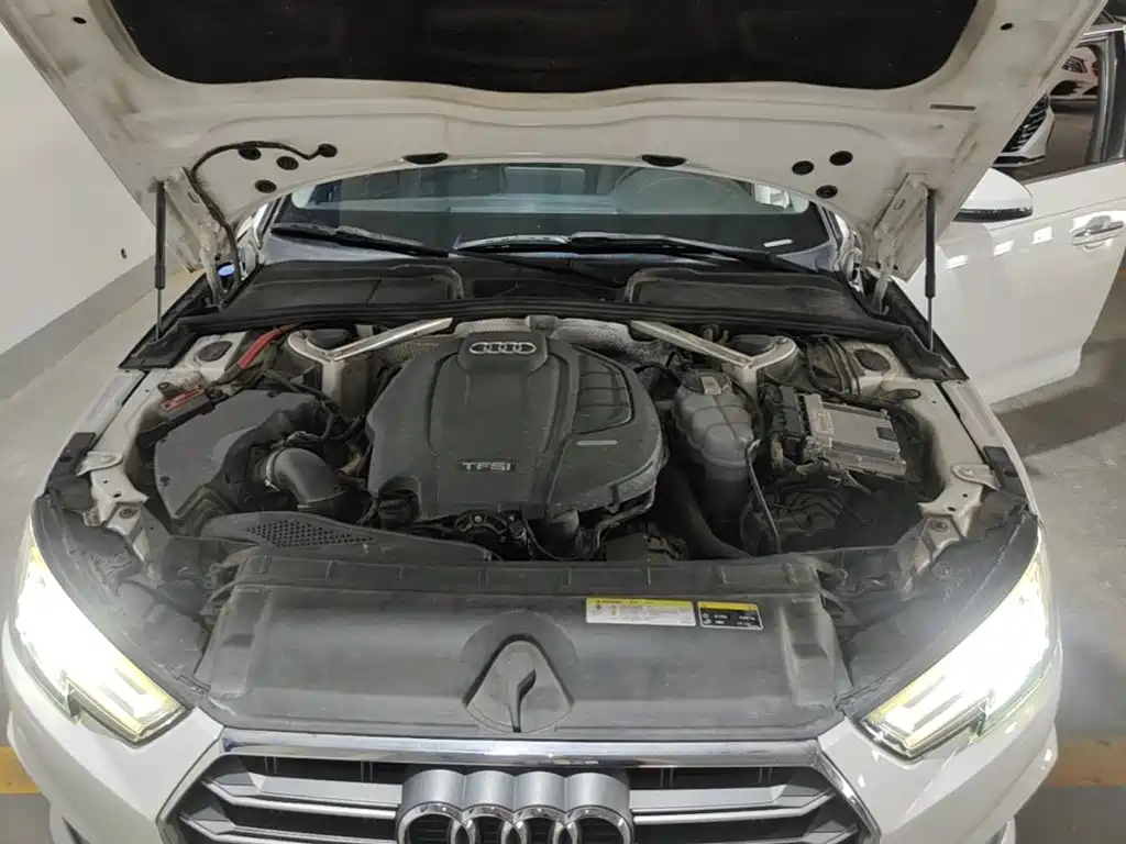 Audi A4L 2019 — фото 20