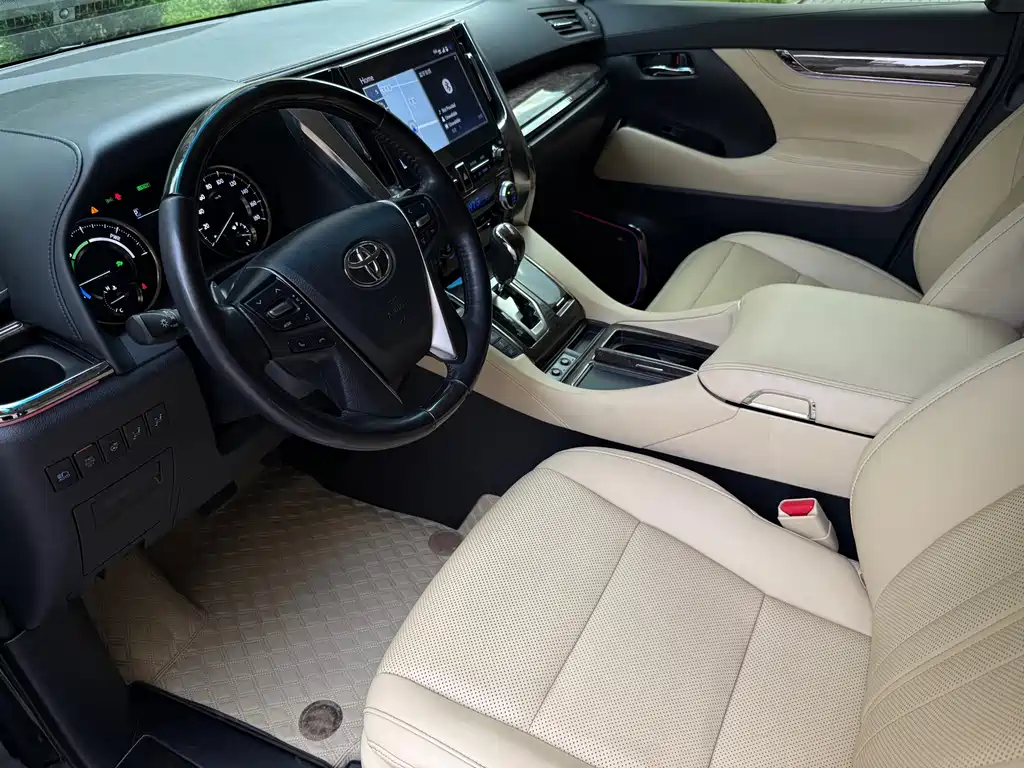 Toyota Alphard 2023 — фото 8
