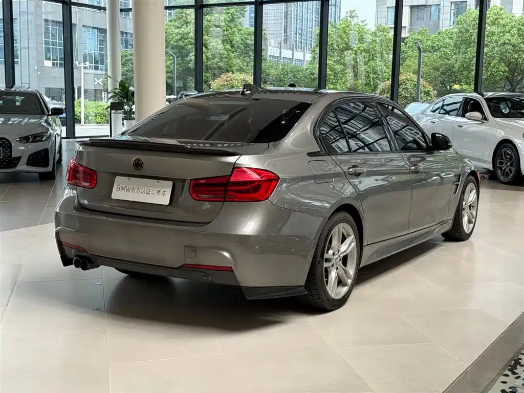 BMW 3 Series 2017 — фото 14