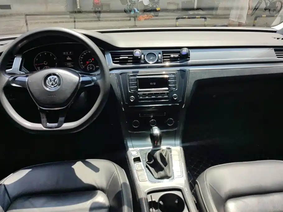 Volkswagen Passat 2019 — фото 12