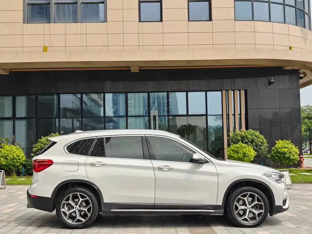 BMW X1 2018 — фото 4