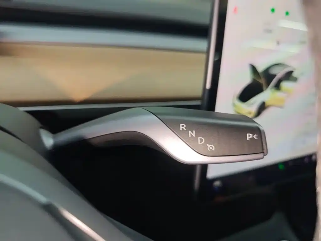Tesla Model 3 2021 — фото 14