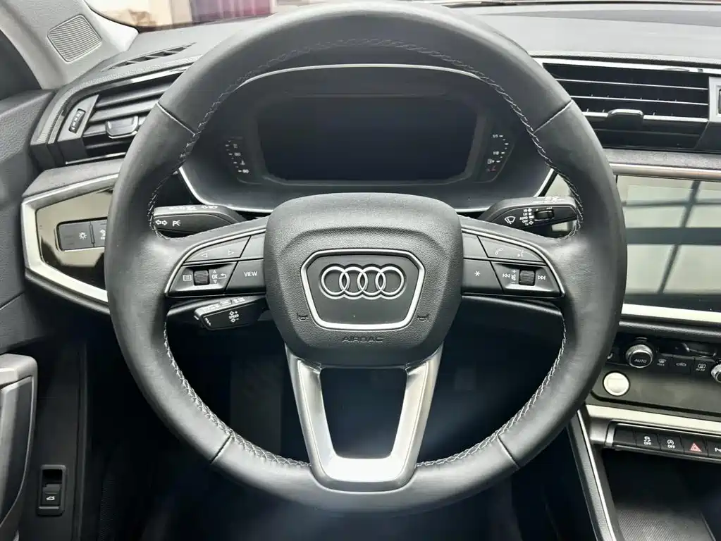 Audi Q3 2022 — фото 13